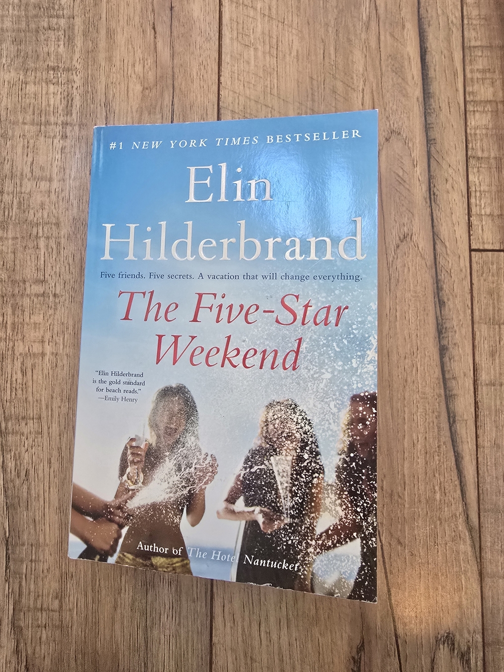 The Five-Star Weekend - Blue Paperback Holiday Read